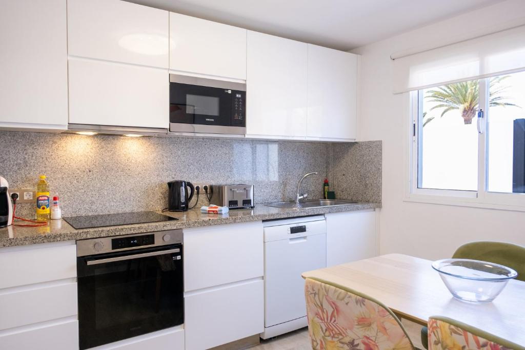 Kuchyň nebo kuchyňský kout v ubytování Villa Privada en un entorno único