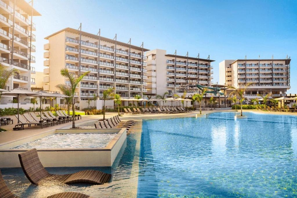Dreams Estrella del Mar Mazatlán con campo de golf y spa
