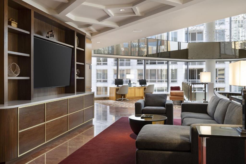 Residence Inn by Marriott Chicago Downtown Magnificent Mile photo