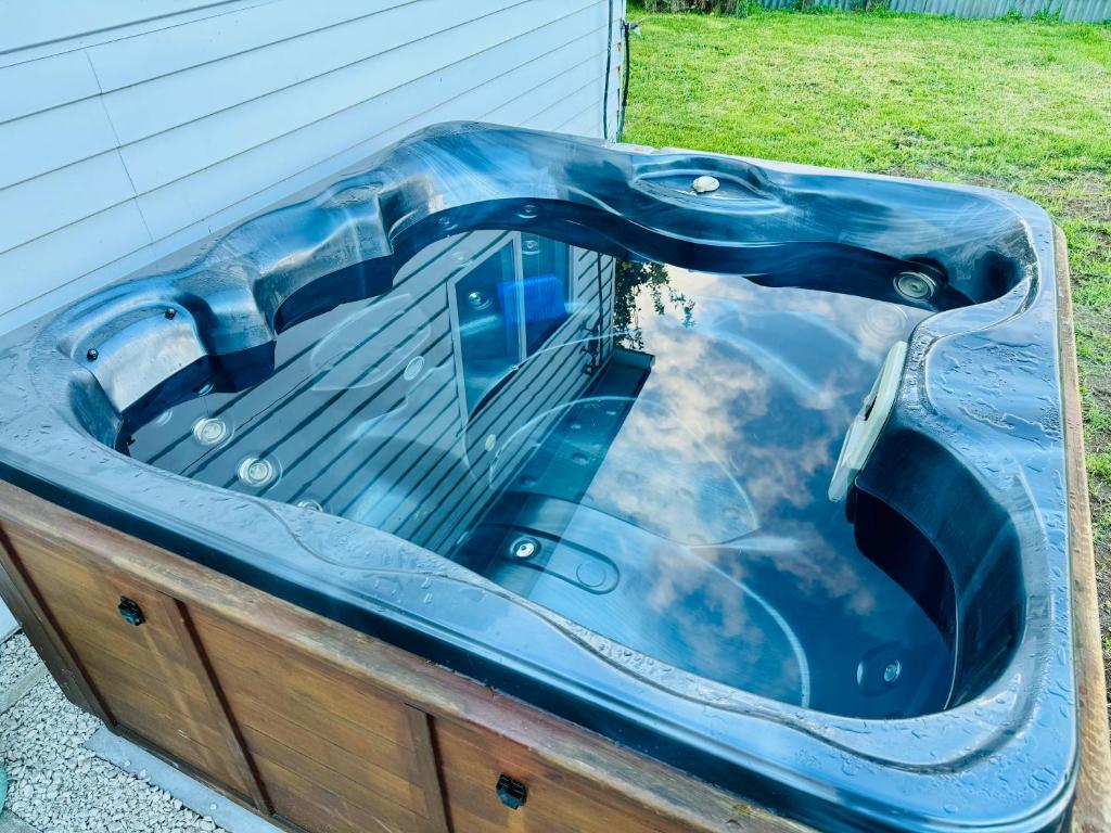 The Bach - Spa Pool, Pets, Scooters & Family Friendly - Resim 10