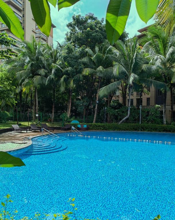 Bazén v ubytování Bed and Breakfast B&B Qianxi 浅喜 SanYa nebo v jeho okolí