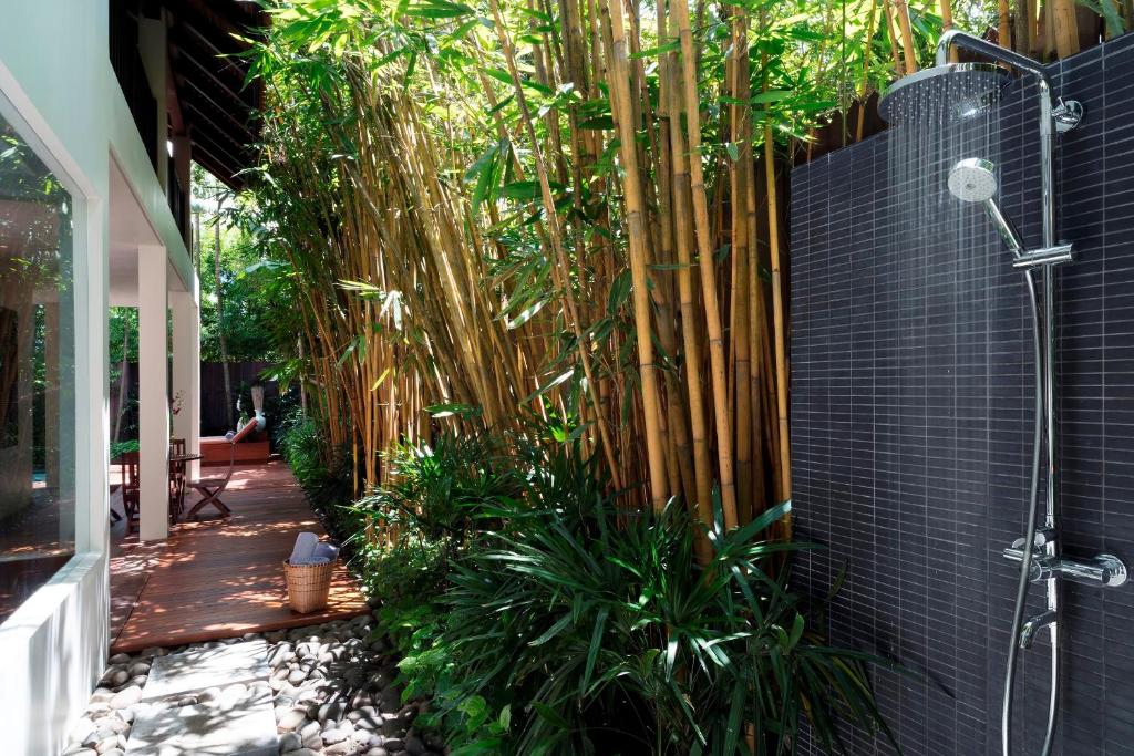 Zahrada ubytování Anantara Angkor Resort