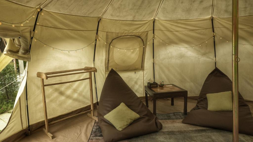 Posezení v ubytování Bambus Restaurant, Bar & Glamping