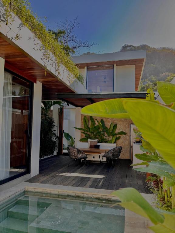 Bazén v ubytování Meraki Lombok Villas nebo v jeho okolí