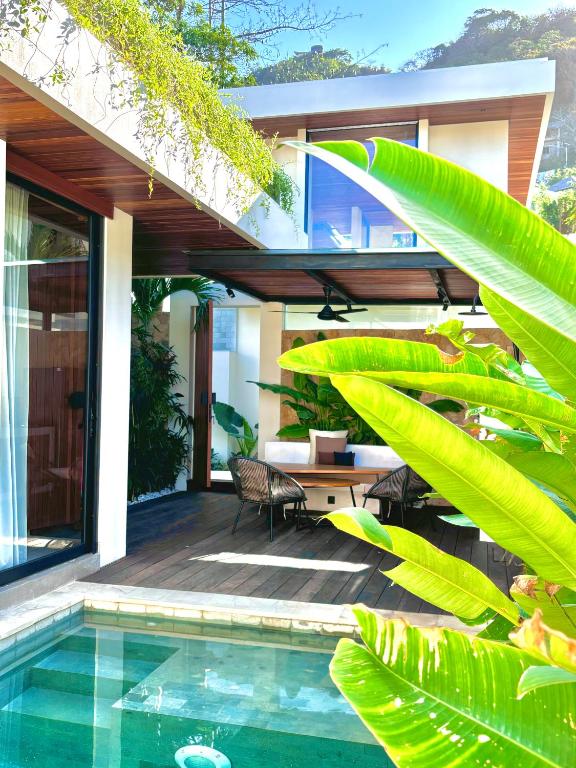 Bazén v ubytování Meraki Lombok Villas nebo v jeho okolí