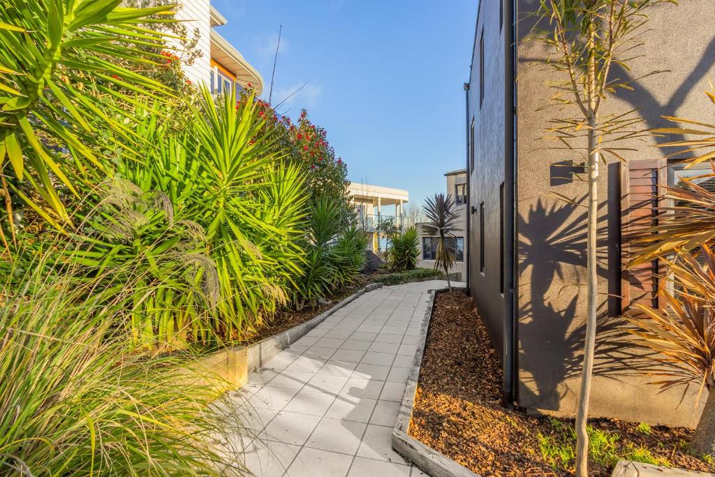 Gather Taupo - Lakeview - Spa Pool - Resim 14