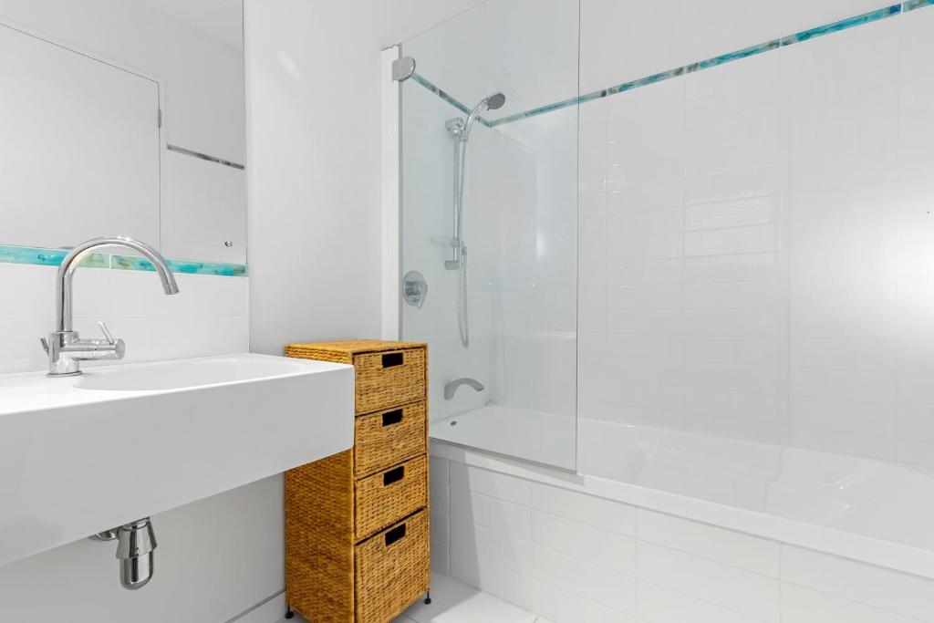 Gather Taupo - Lakeview - Spa Pool - Resim 24