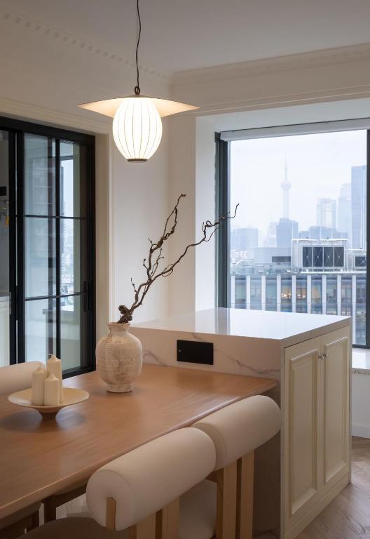 Gallery image of Eastern Hub - Bund Branch 3-Bedroom Near Yuyuan Garden, Nanjing Road with Shanghai Tower Views, Near Subway in Shanghai