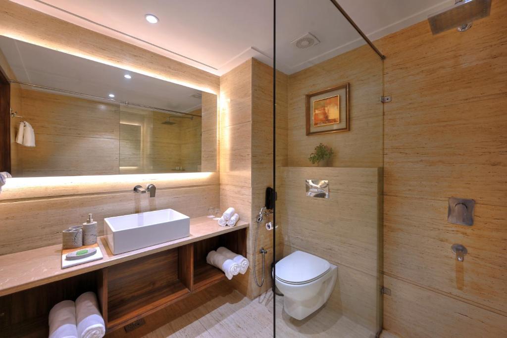 Koupelna v ubytování Golden Tulip Agra