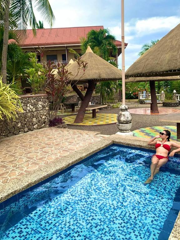 Bazén v ubytování Azure Camotes Resort Hotel nebo v jeho okolí
