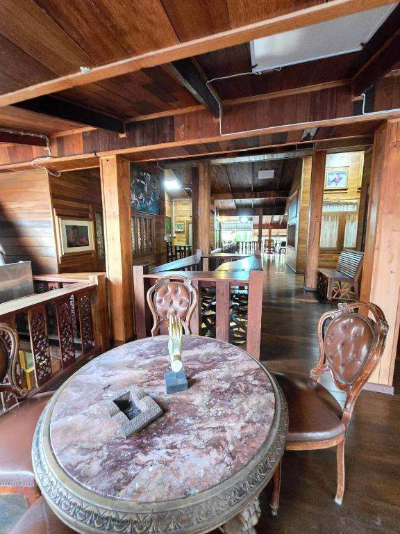 Klong Suan Plue Resort - Standard Triple Room