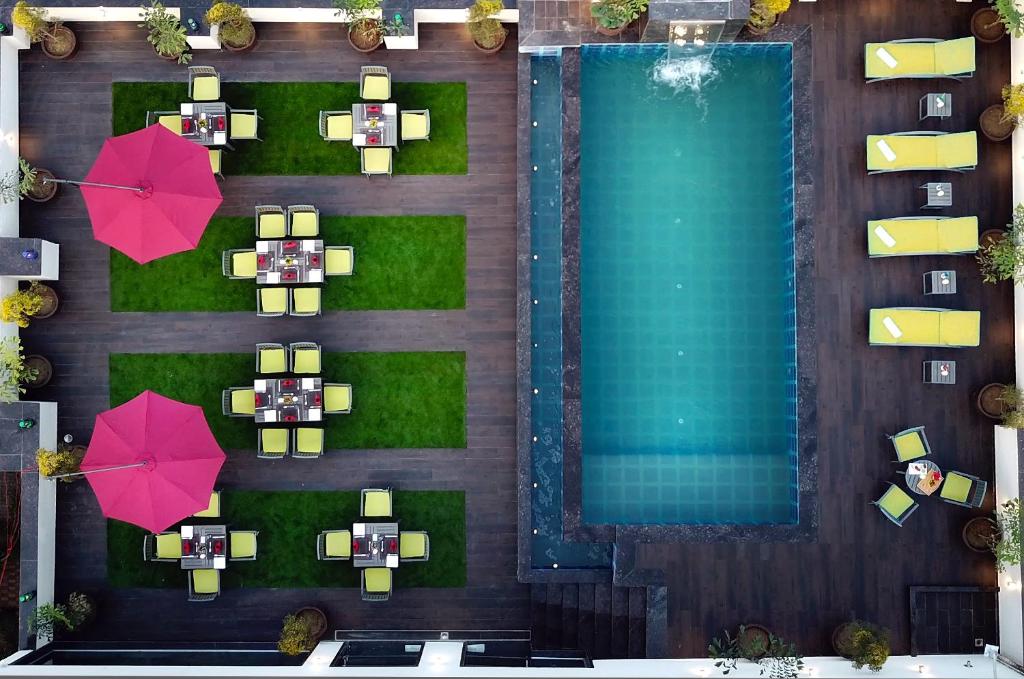 Bazén v ubytování Golden Tulip Agra nebo v jeho okolí