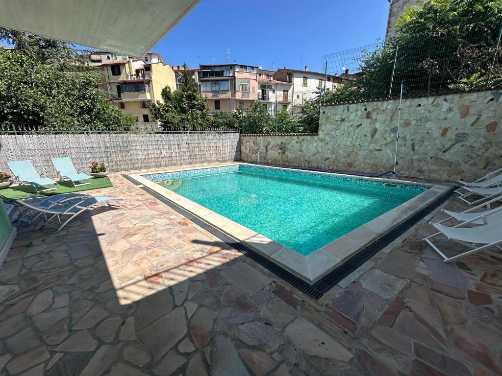 Bazén v ubytování Hotel San Berardo nebo v jeho okolí