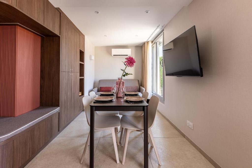 At home in Clermont, Place de Jaude - Appartamento Con Vista E Balcone