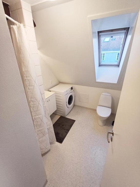 Koupelna v ubytování Large Double Room In The Center Of City