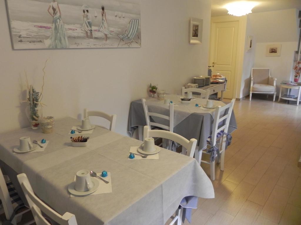 A restaurant or other place to eat at Villa Il Fortino