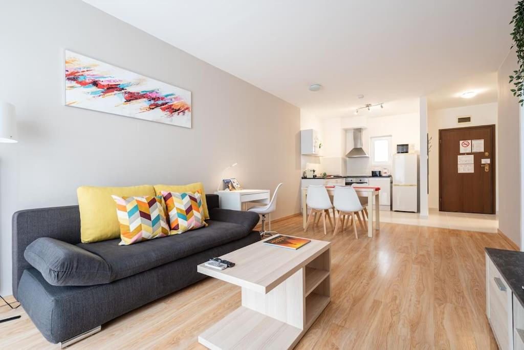Serene Haven Apartment 1082 Budapest, Kisfaludy u. 18-20 kép - 1