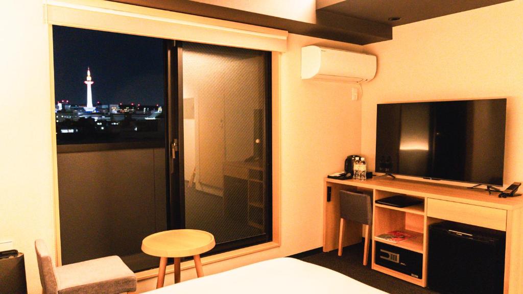 Kuchyň nebo kuchyňský kout v ubytování Tabist kiki HOTEL KYOTO Gojo Karasuma
