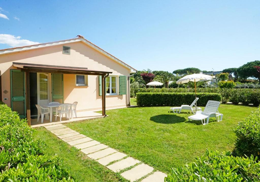 Residence with swimming pool in Mazzanta just 600 meters from the beach - 一居室公寓