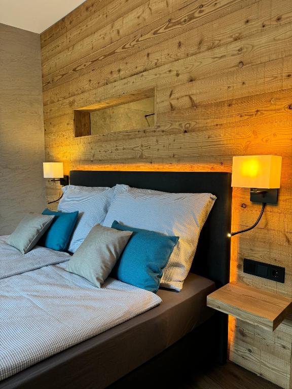 Postel nebo postele na pokoji v ubytování Veenland Hotel
