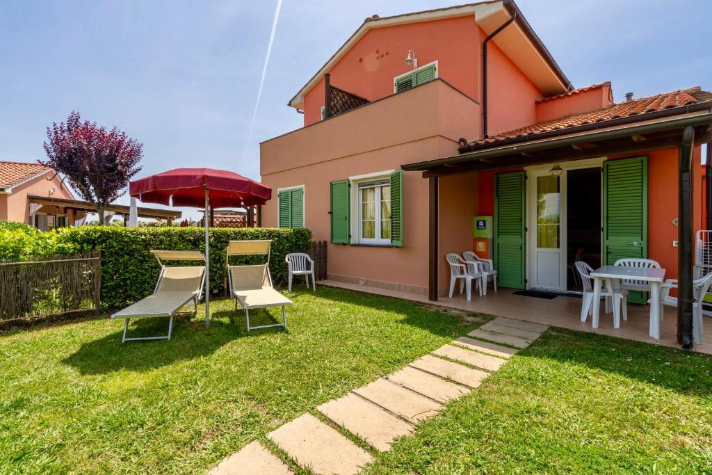 Residence with swimming pool in Mazzanta just 600 meters from the beach - 两居室公寓