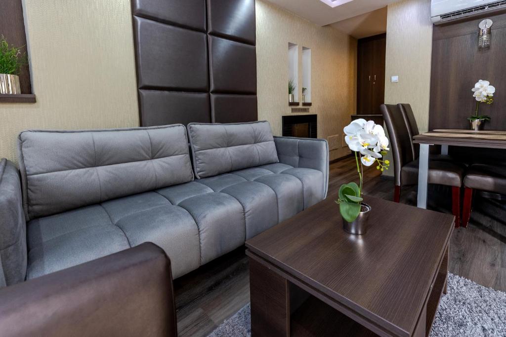 Posezení v ubytování Royal Apartments Hotel Kecskemét