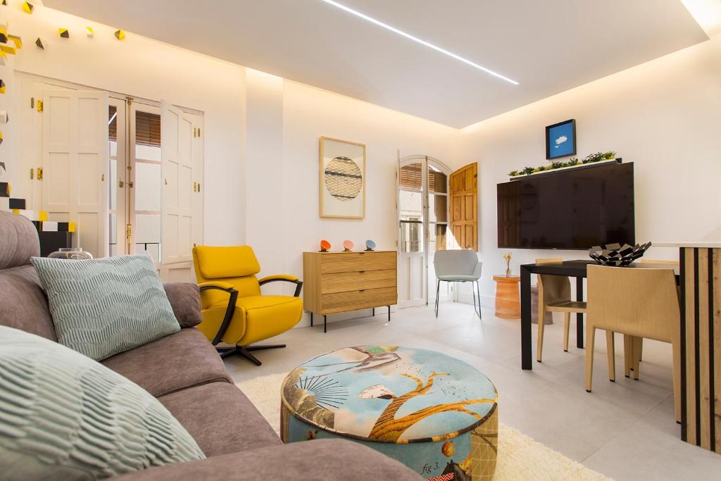 Magic stay in Granada with private parking