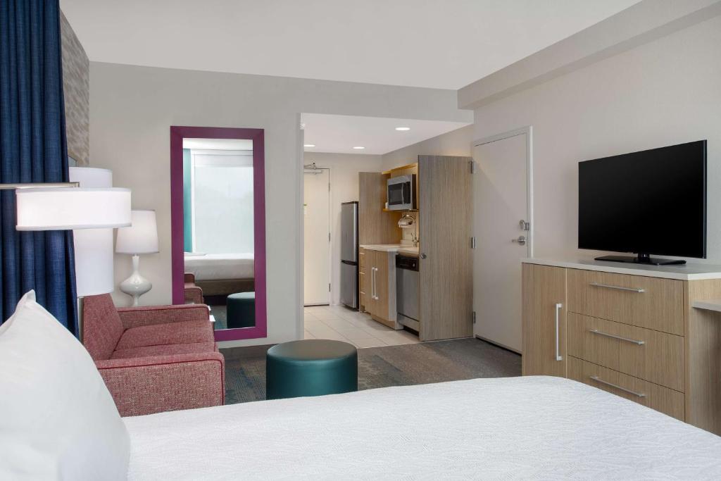TV a/nebo společenská místnost v ubytování Home2 Suites by Hilton Destin