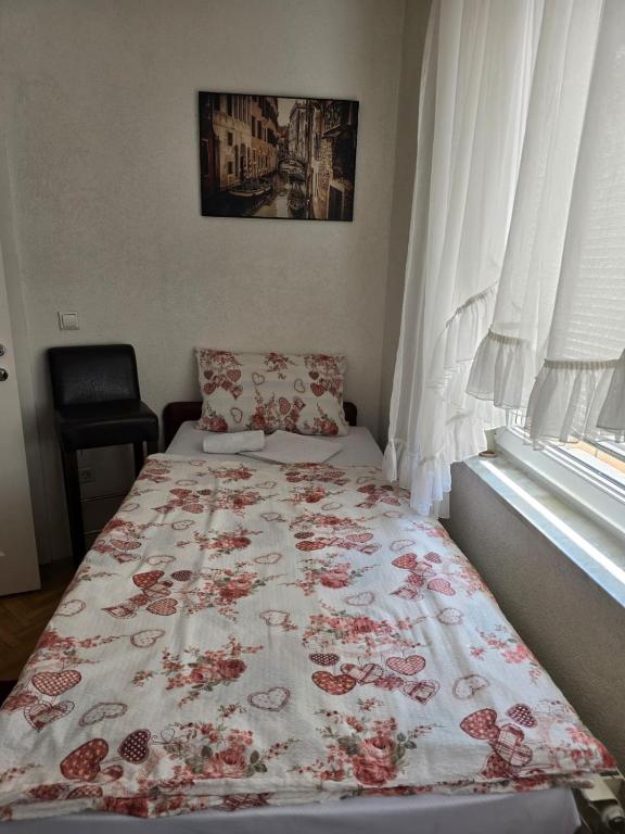 Postel nebo postele na pokoji v ubytování Apartments Stari Točak Sarajevo