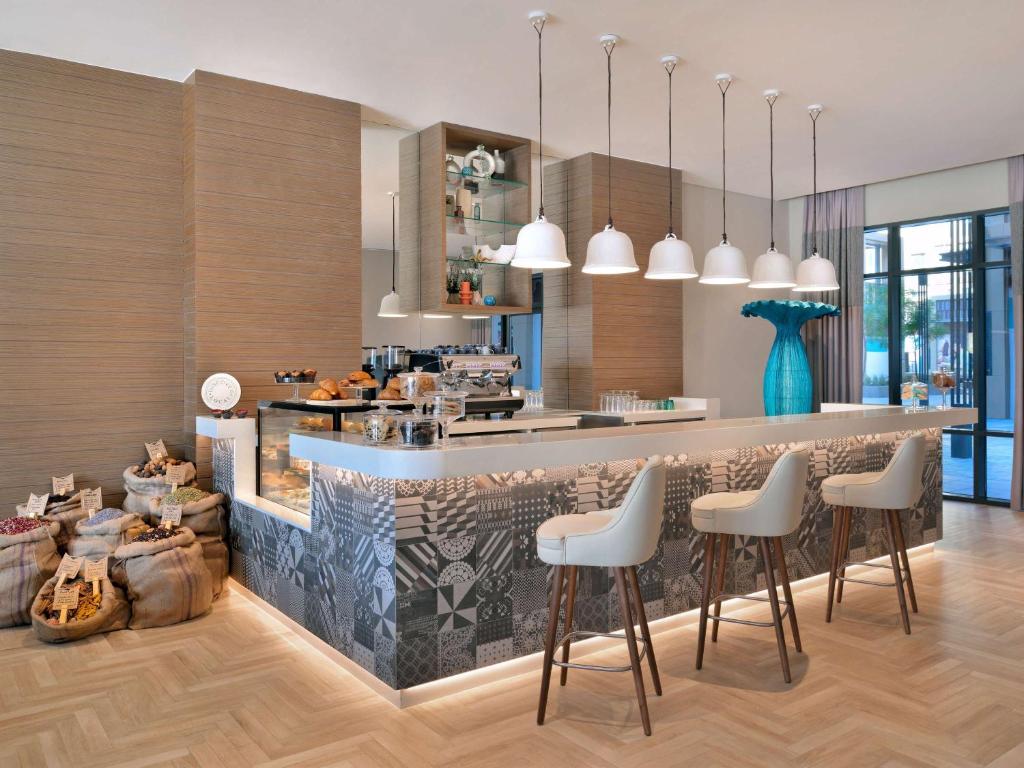 Kuchyň nebo kuchyňský kout v ubytování Mercure Dubai Deira