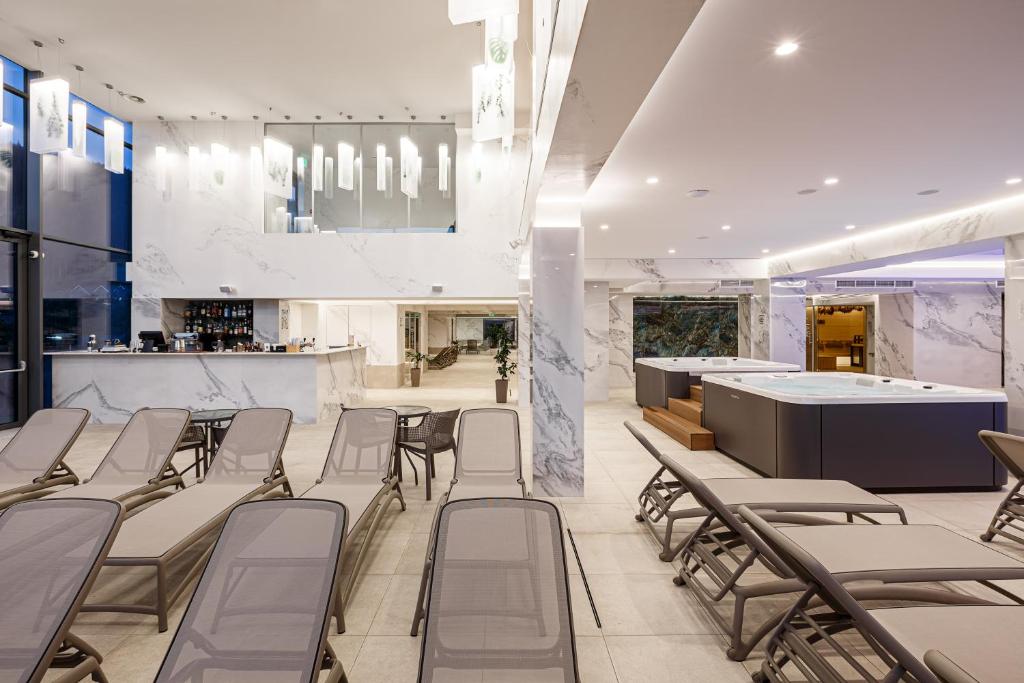 Posezení v ubytování Tavel Hotel & SPA