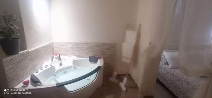 Koupelna v ubytování Suite Maison Rouge