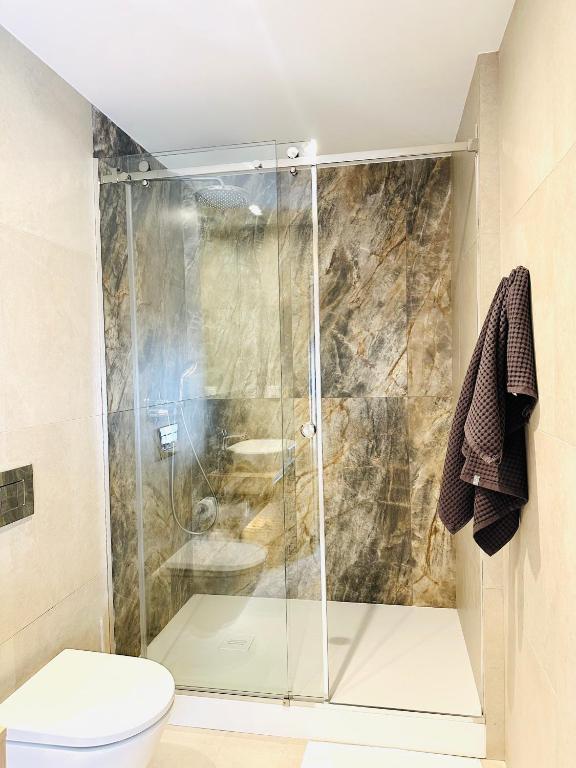 Koupelna v ubytování Apartamenty Joy Me Łukęcin