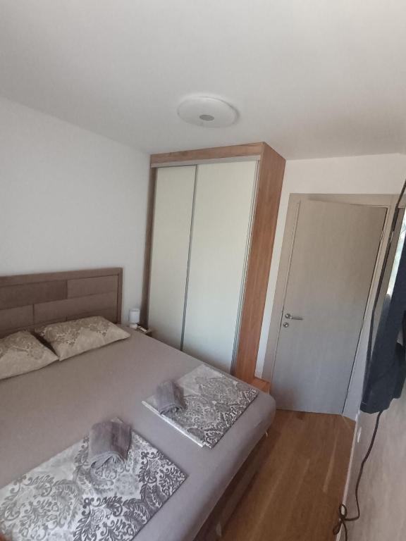 Ліжко або ліжка в номері Apartman Tole Divčibare