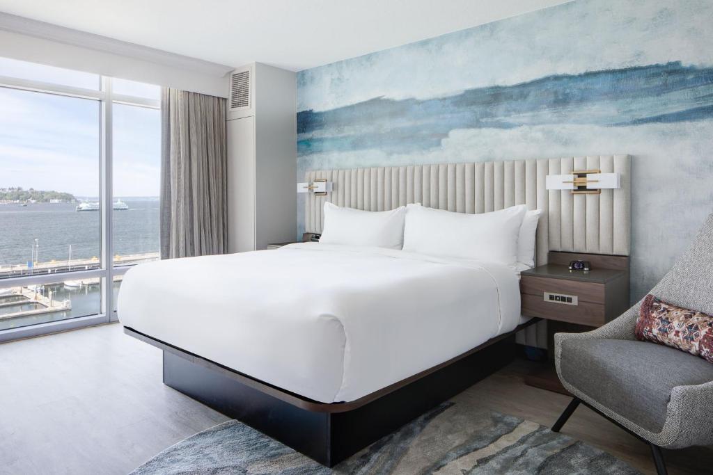 Seattle Marriott Waterfront - King Room - Waterfront