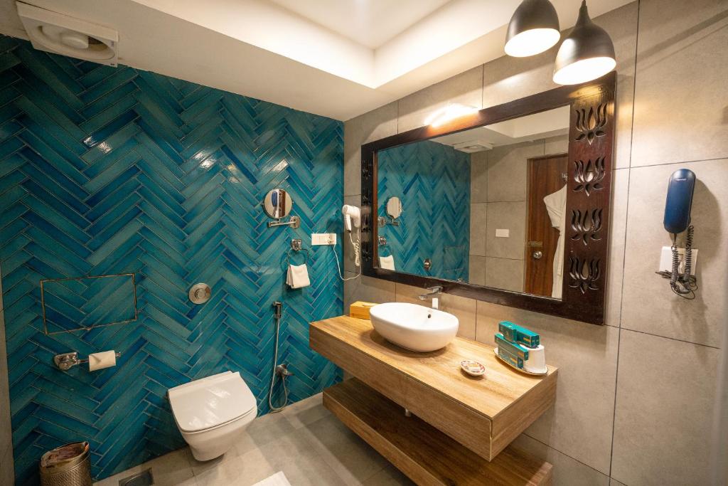 Koupelna v ubytování GANGA KINARE- A Riverside Boutique Resort, Rishikesh