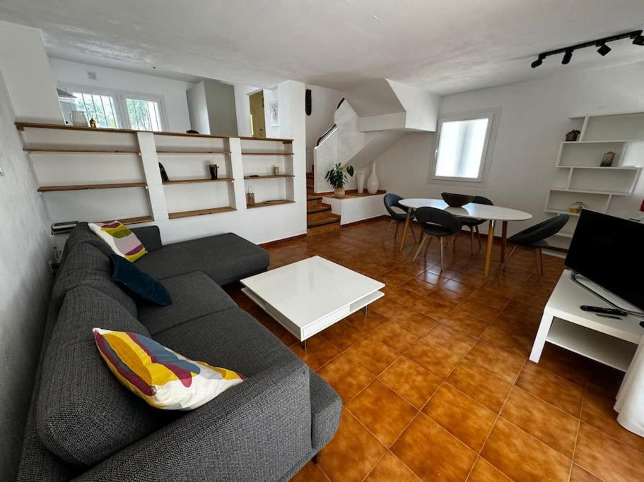 Et opholdsområde på Marina De Casares beach house