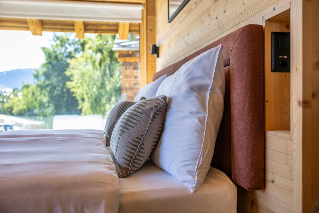 Postel nebo postele na pokoji v ubytování MAD Retreat Hotel