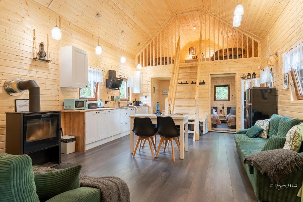 Kuchyň nebo kuchyňský kout v ubytování Domek Pan Modrzew - Slow - Hamaki - Chill - ogrodzony teren Pet Friendly
