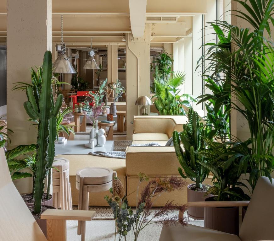 Locke at Broken Wharf - Resim 24