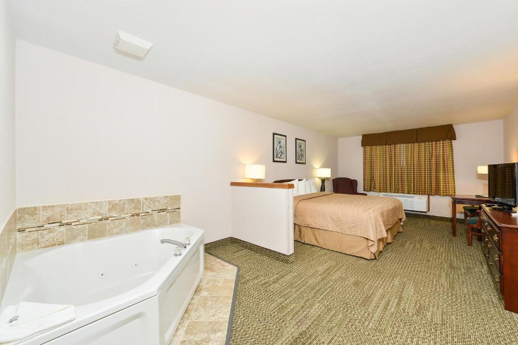 Quality Inn & Suites Stoughton - Madison South - King Suite Con Vasca Idromassaggio - Non Fumatori