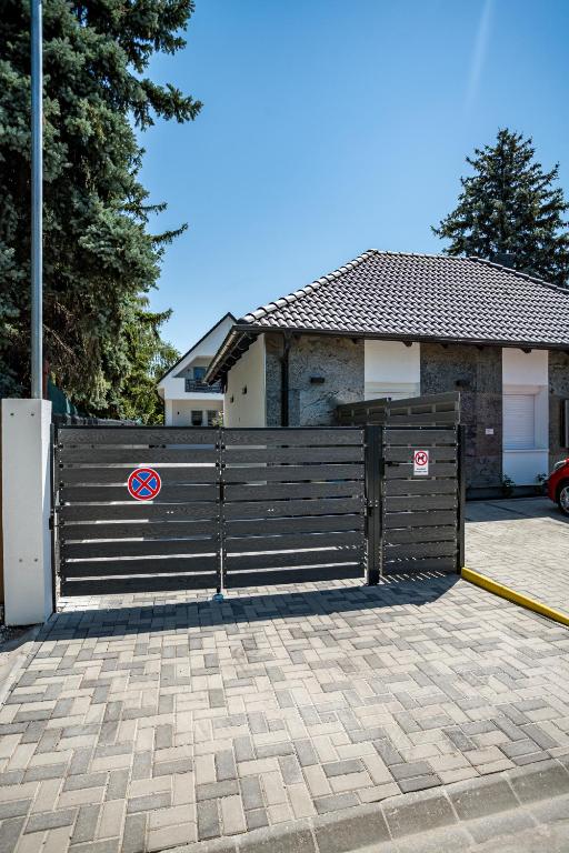 Budova, kde se aparthotel nachází