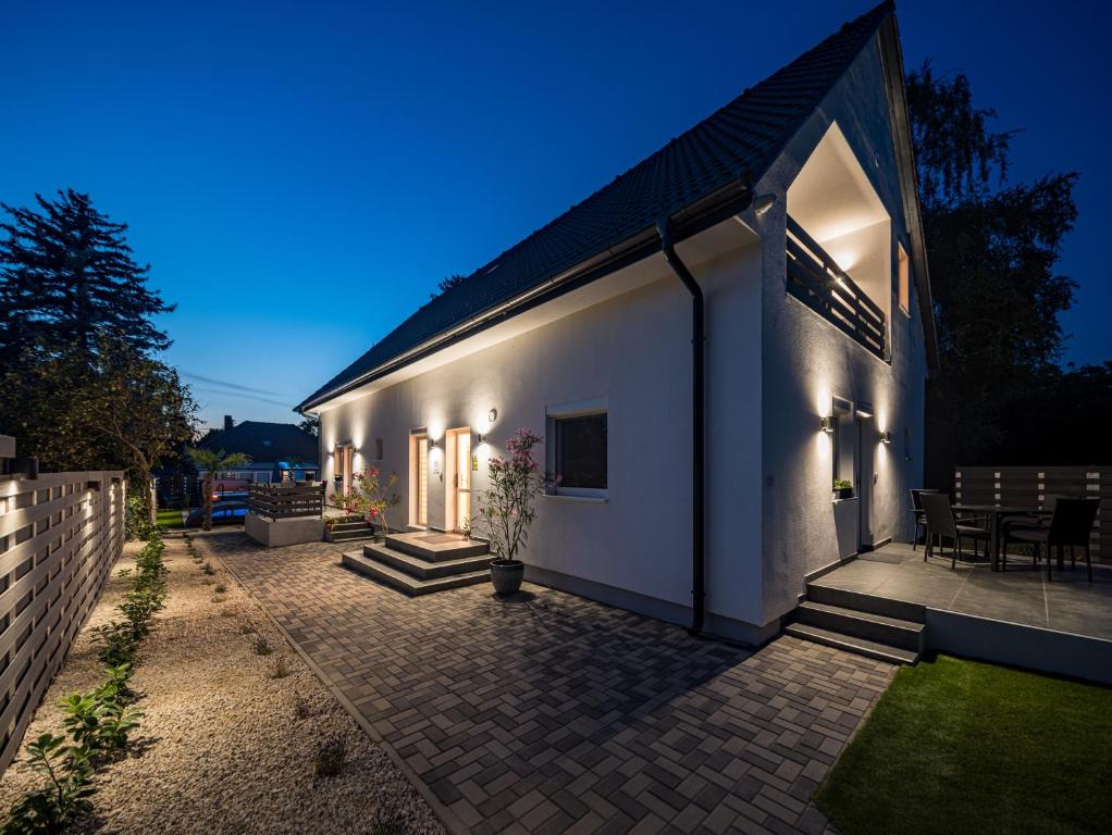 Budova, kde se aparthotel nachází