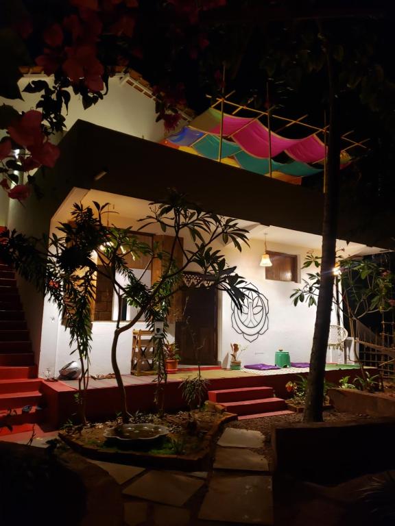 a room with aasteryasteryasteryasteryasteryasteryasteryasteryasteryasteryasteryastery at Laxmi Happy Home in Querim Goa in Querim