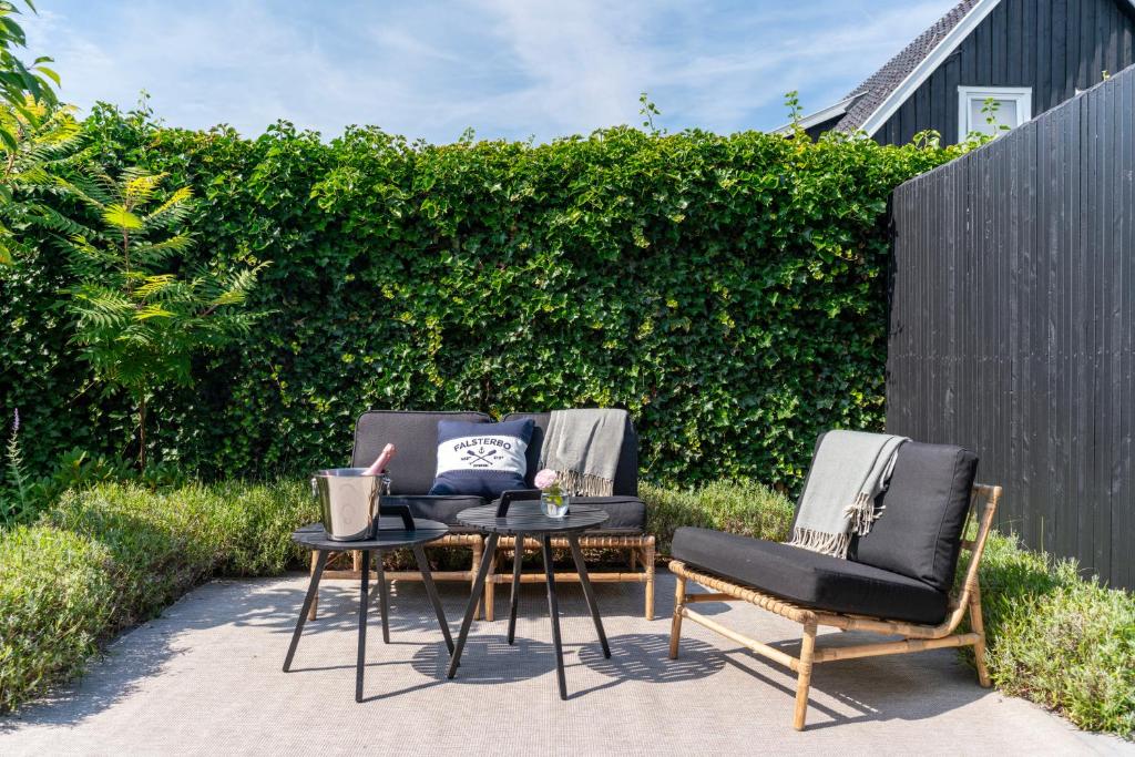 Falsterbo Guesthouse - Modern Comfort with Private Patio - Appartement D'une Chambre