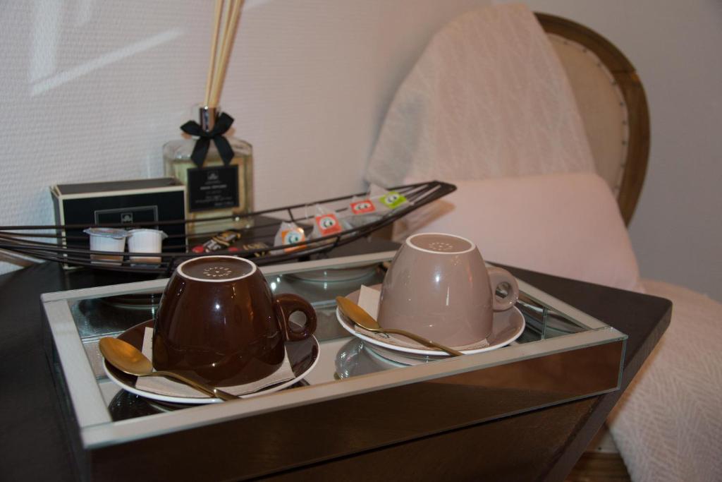 Les Demoiselles - 16