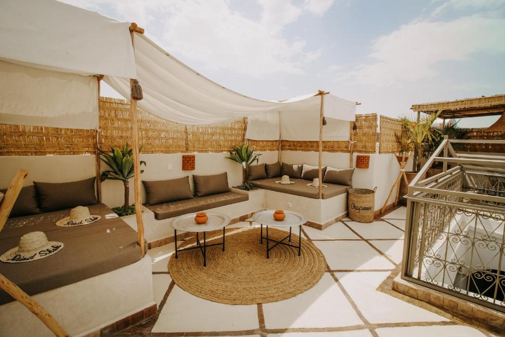 Posezení v ubytování Riad Shabi Kasbah