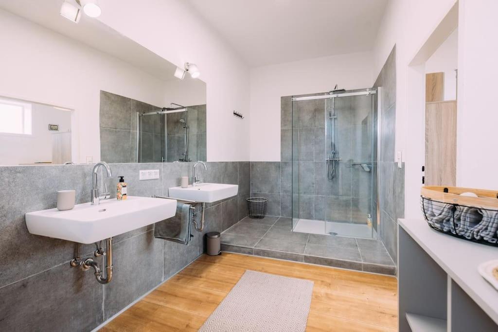 Koupelna v ubytování Cozy Bungalow inklusive free parking