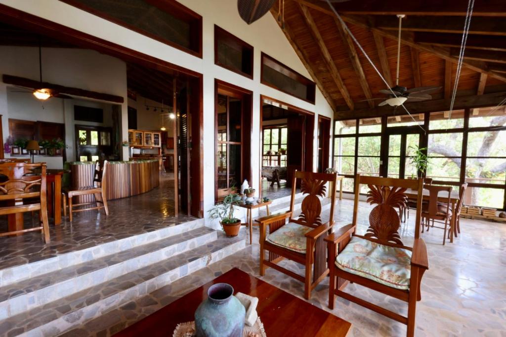 Mango Creek Resort - Suite Standard