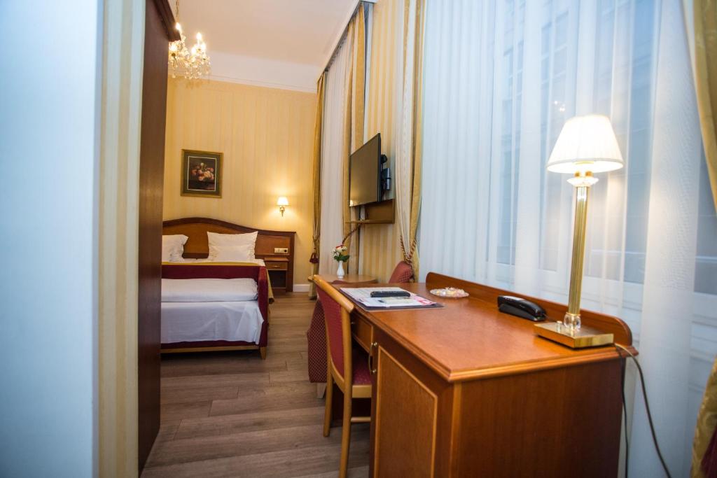 Pension Opera Suites I Self Check In - Resim 29